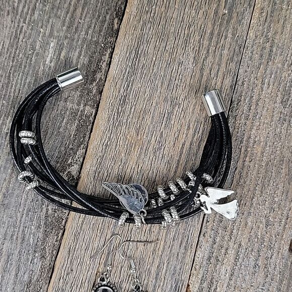 Faux leather charm bracelet with earrings - Picture 6 of 6